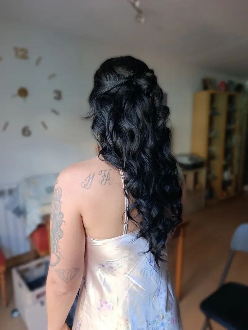 Novia maquillada y peinada a domicilio por Rebeca Sánchez, maquilladora en Seseña